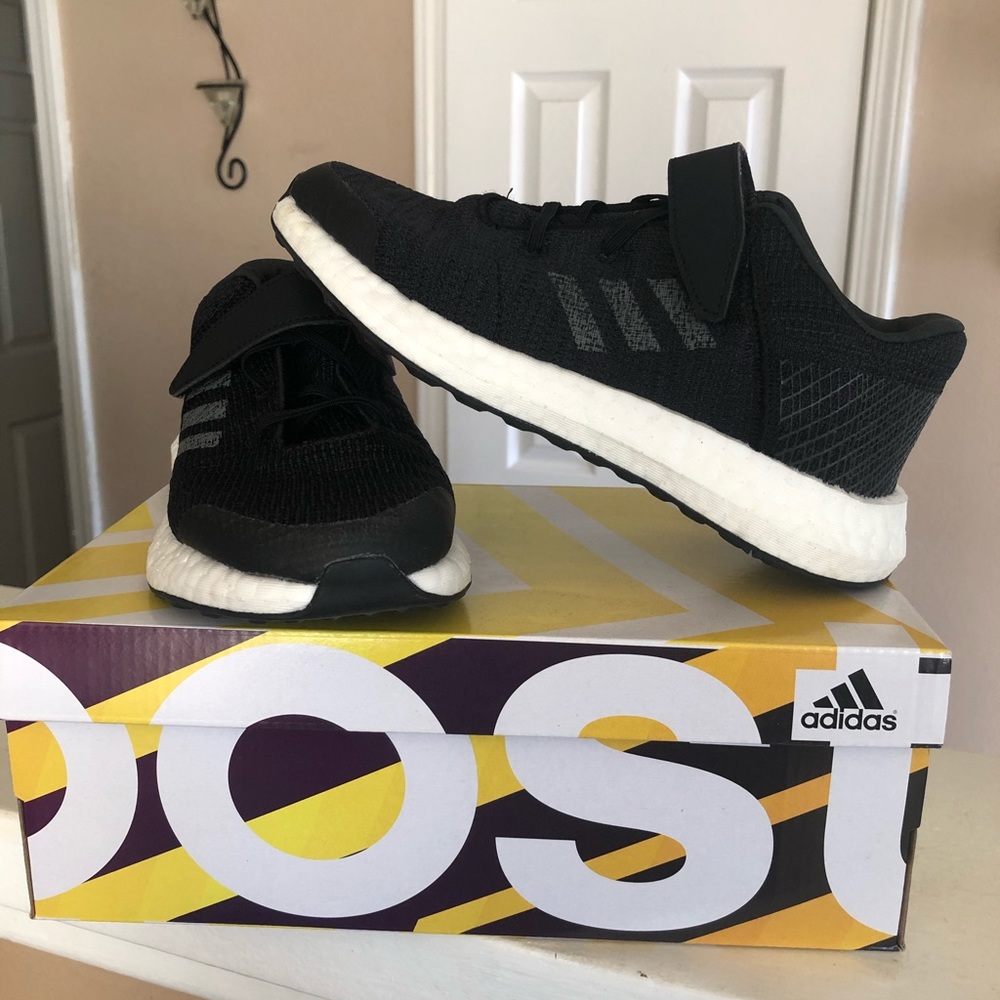 New Kids ADIDAS PURE BOOST Size 1 1/2